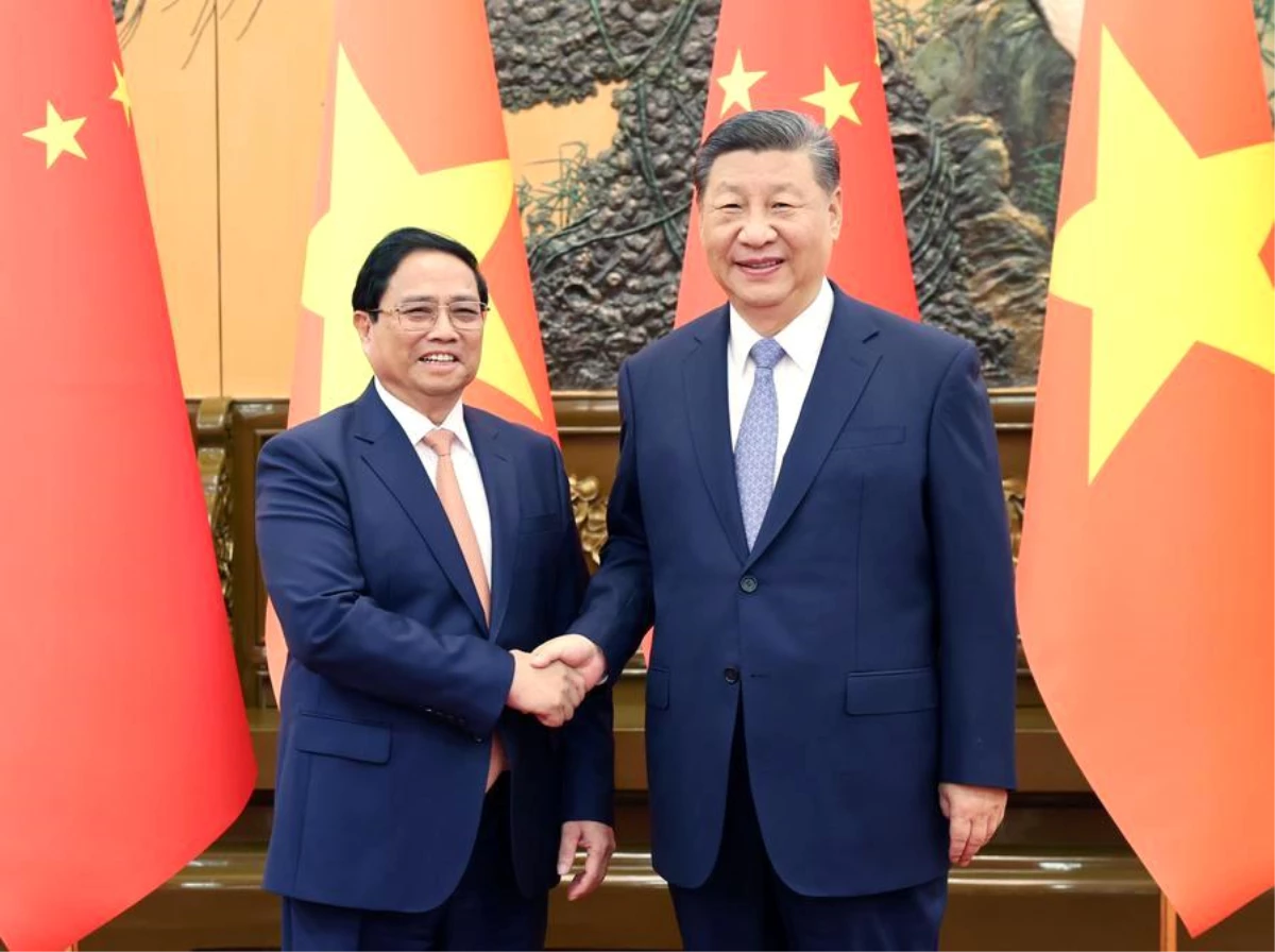 Çin Cumhurbaşkanı Xi Jinping, Vietnam Başbakanı Pham Minh Chinh ile görüştü