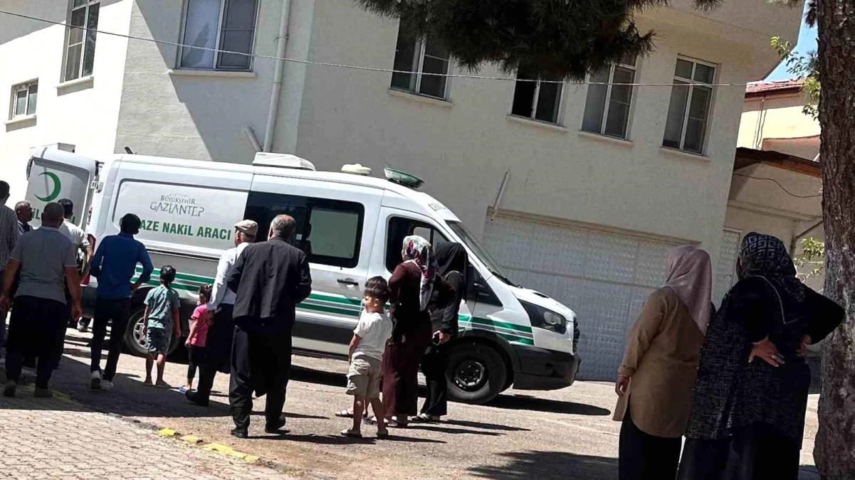 Gaziantep’te Kocası Tarafından Öldürülen Kadının Cenazesi Yakınlarına Teslim Edildi